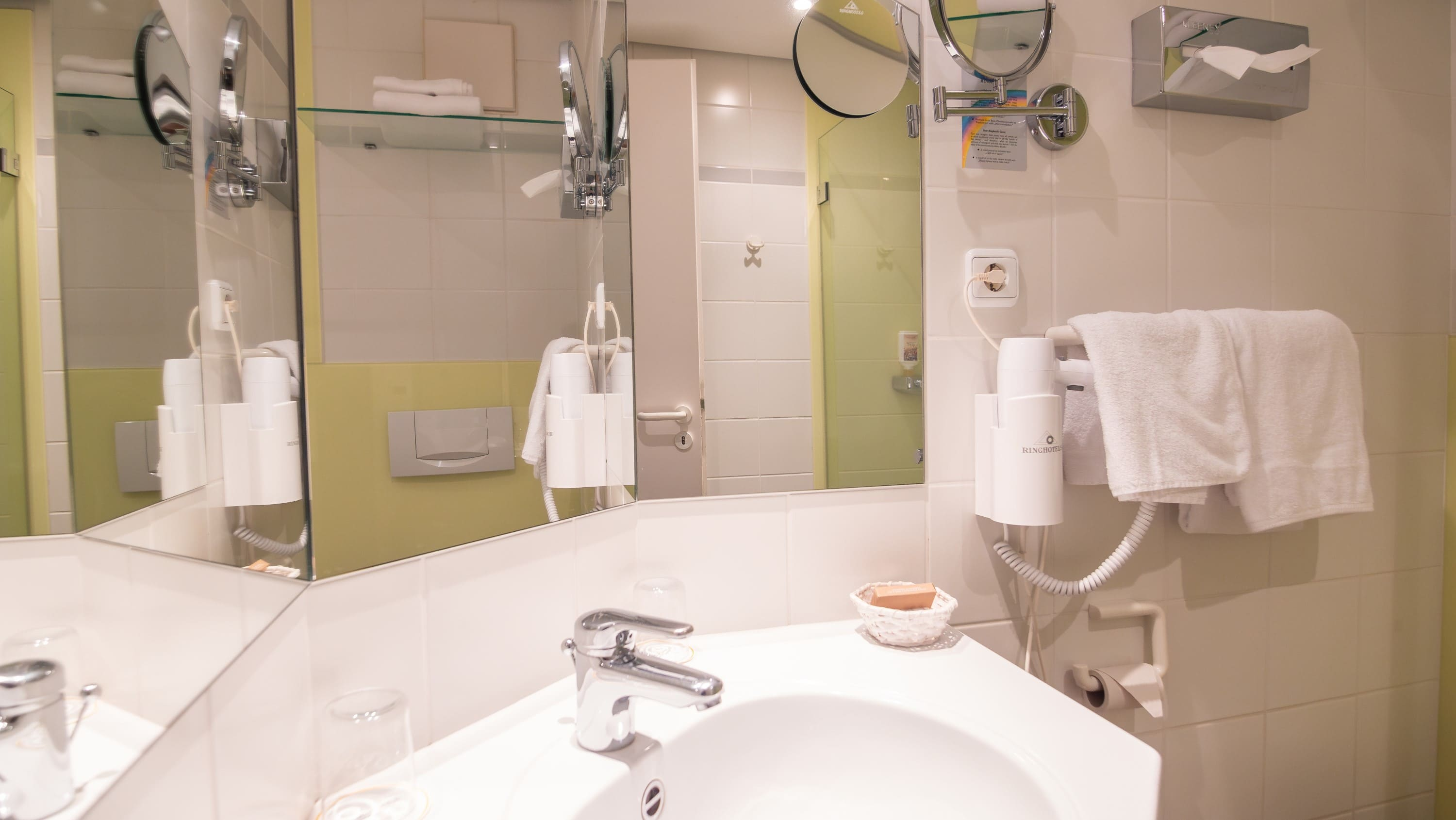 Twin-Bett-Zimmer Badezimmer